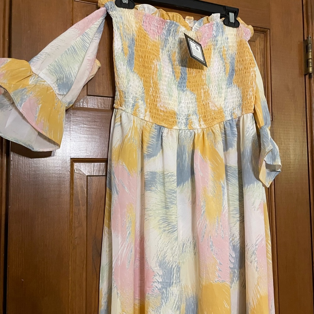 Hailey & Co.‎ Off-Shoulder Dress with Smocking Detail, NWT, Size Medium